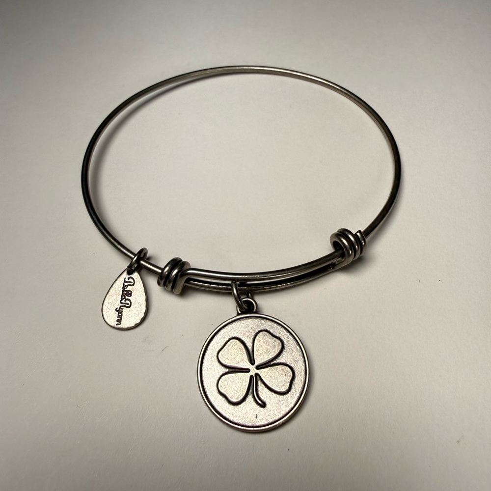 Bella Ryann Four Leaf Clover Vintage Charm Bangle Bracelet - Picture 2 of 6